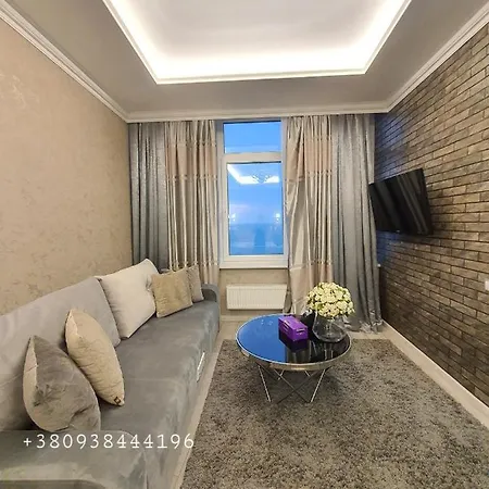 King & Queen's Place 18 *